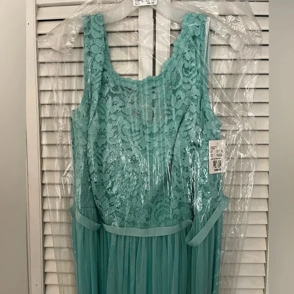 NWT Davids Bridal Long Lace Mesh Bridesmaid Dress Wedding NWT Davids Bridal Long Lace Mesh Bridesmaid Dress Wedding